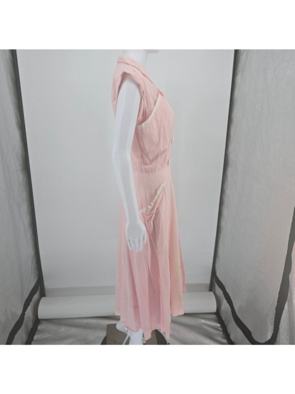 Vintage 1950s Loungees Pink Swiss Dot Double-Breasted Fit & Flare Day Dress (L) - Picture 8 of 13